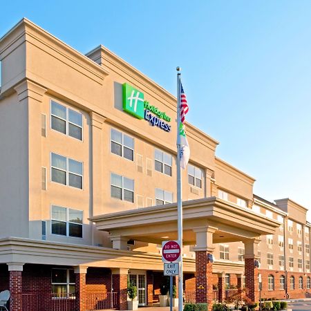 Holiday Inn Express Woodbridge, An Ihg Hotel Avenel Exterior photo